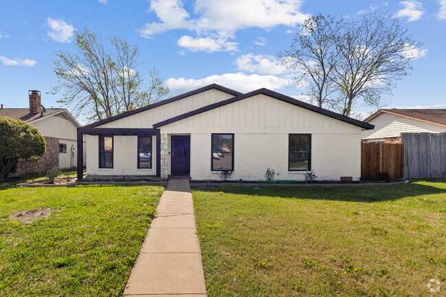 Building Photo - 530 Edgemere Dr Rental