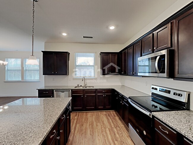 Photo - 2149 Laurel Vlg Cir