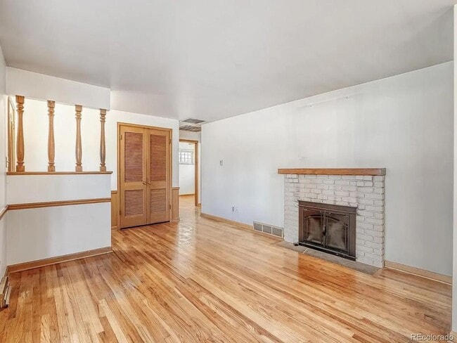 Photo - 1900 Zang St