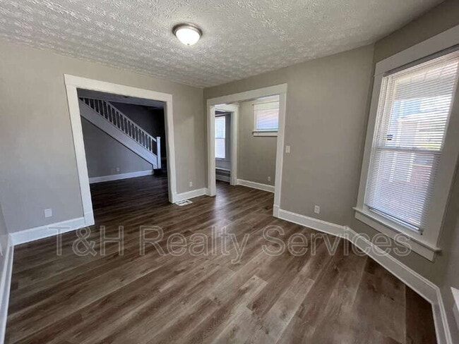 Photo - 514 E 33rd St