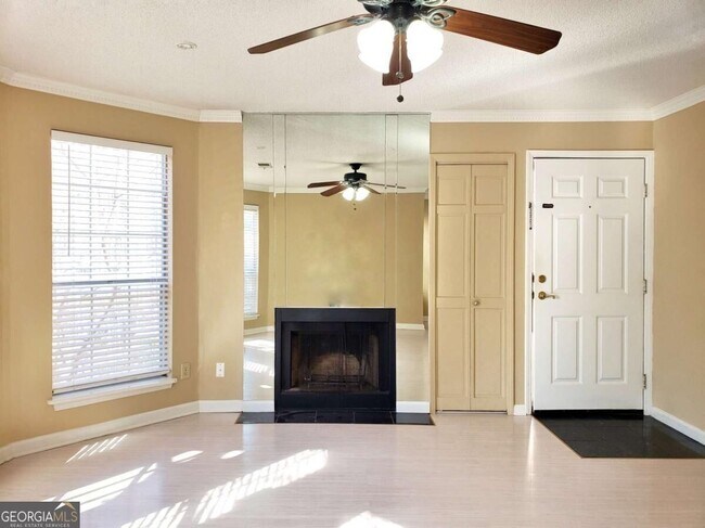 Photo - 913 Wentworth Ct Unit 913