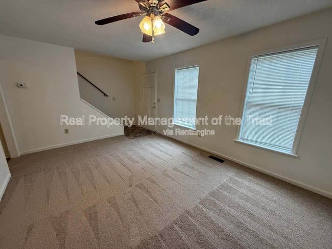 Photo - 1805 Cody Ave