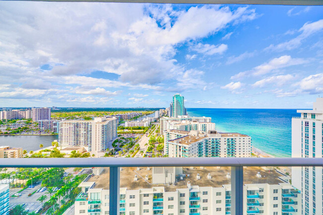 Photo - 4111 S Ocean Dr Apartamento Unidad FL22-ID1022172P