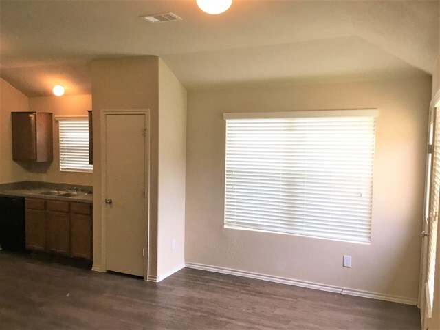 Photo - 2822 Wisner Cir