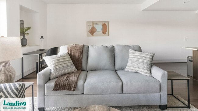 Building Photo - 777 Preston St