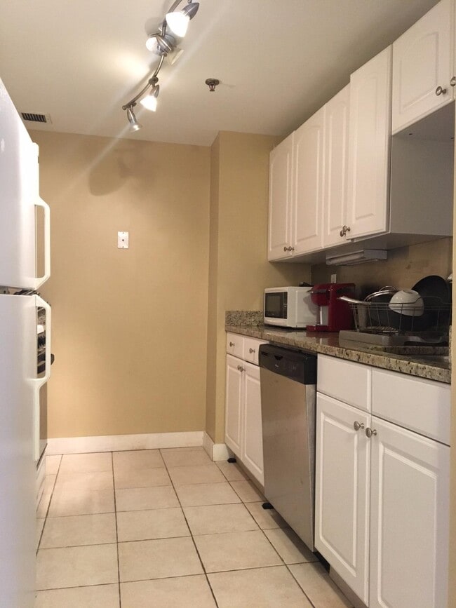 Photo - 15 North Beacon St Unidad 603