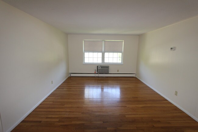 Photo - 997 Pleasant St