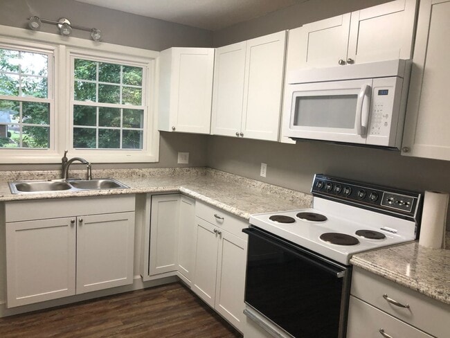 Photo - One Bedroom / One Bath Duplex Blountville, TN 37617