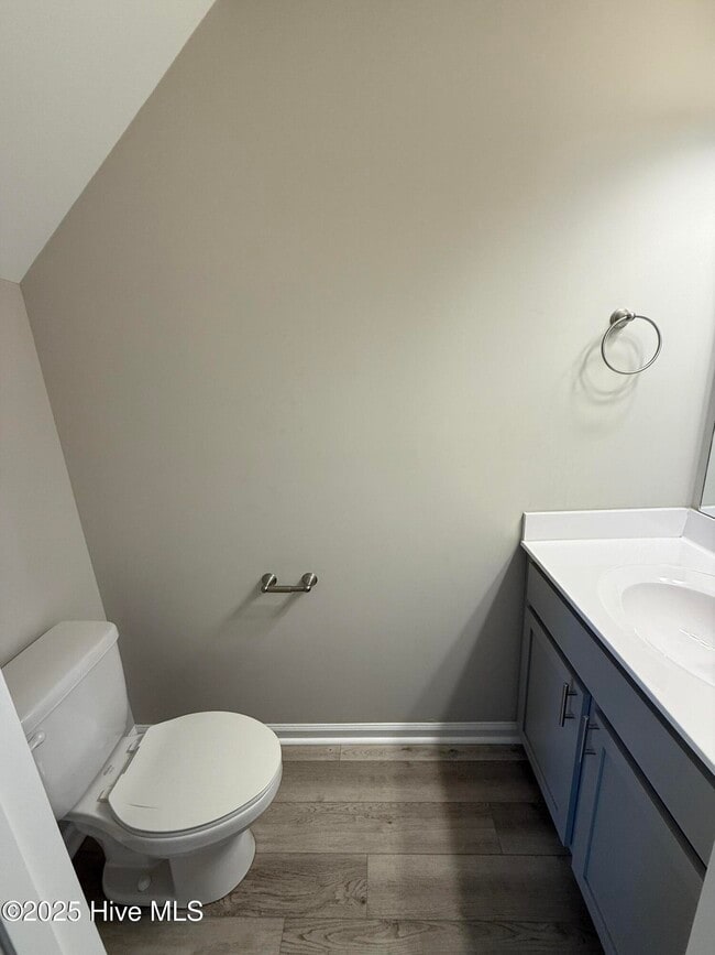 Photo - 321 S Pointe Dr