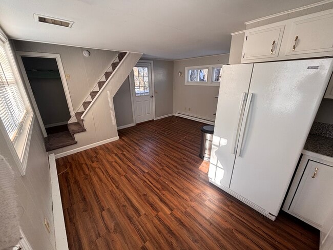 Building Photo - 1160 Hooksett Rd Unit 1160 Hooksett Rd Apt 3