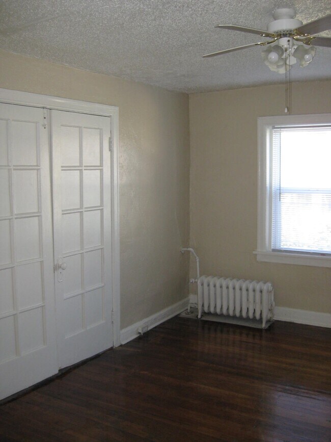 Photo - Brentwood Plaza