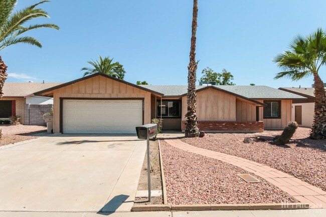 Building Photo - 15253 N 53rd Ave Rental
