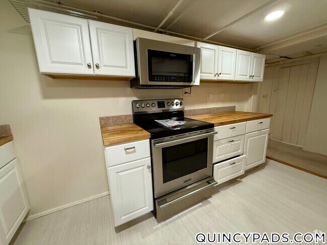 Building Photo - 520 Hancock St Rental