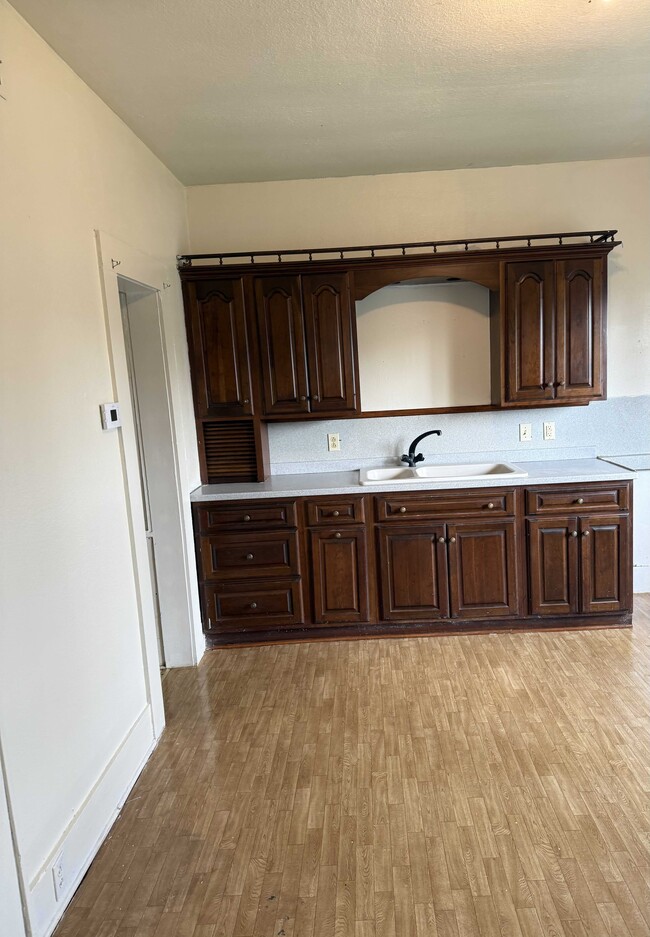 Photo - 203 E Rhodes Ave Unit 203 Rhodes Ave