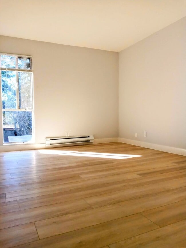 Photo - Refurbished Second Floor 1bd Condo With Pool & In-unit Laundry Unidad 25