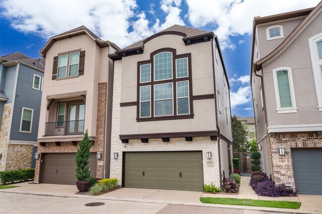 Photo - 1303 Edwinstowe Trl