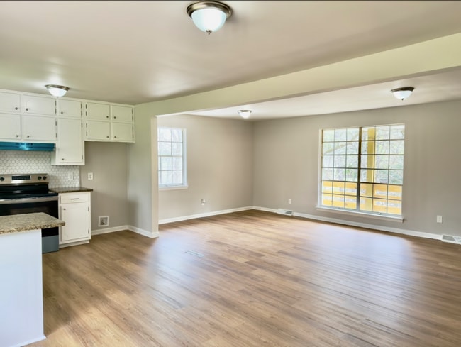 Photo - 413 Wadsworth Dr