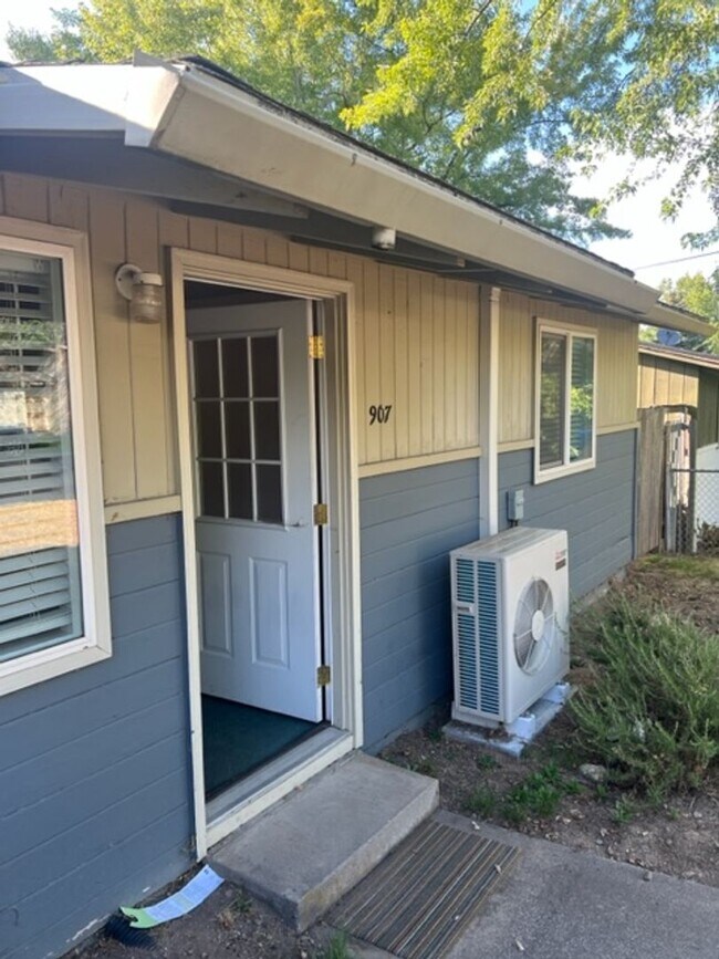 Photo - 907-919 GLENDALE Unit 907