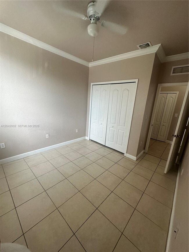 Building Photo - 1656 SE 29th Ct Unit 201
