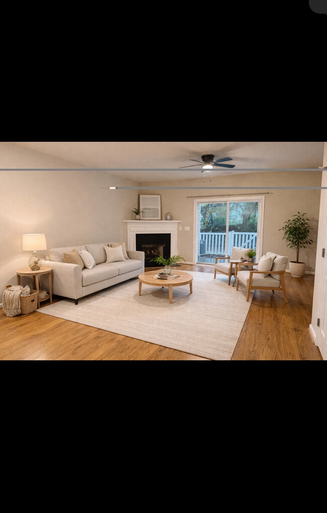 Photo - 2207 Bankshill Row