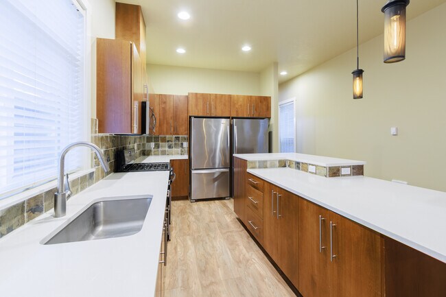 Photo - 1047 25th NW St