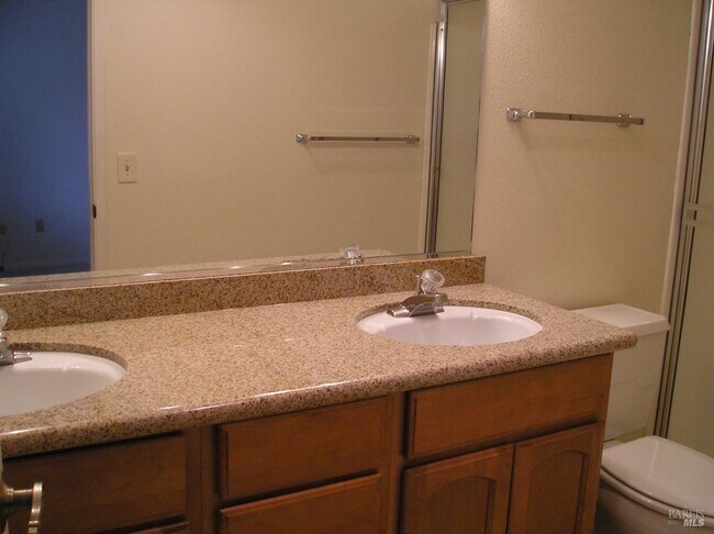 Photo - 404 Meadowgreen Dr