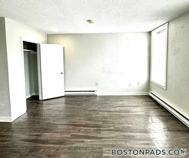 Building Photo - 76 Franklin St Rental
