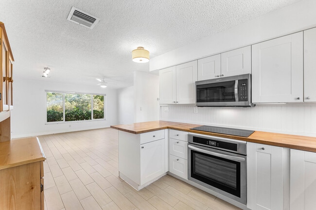 Photo - 7643 Overlook Rd