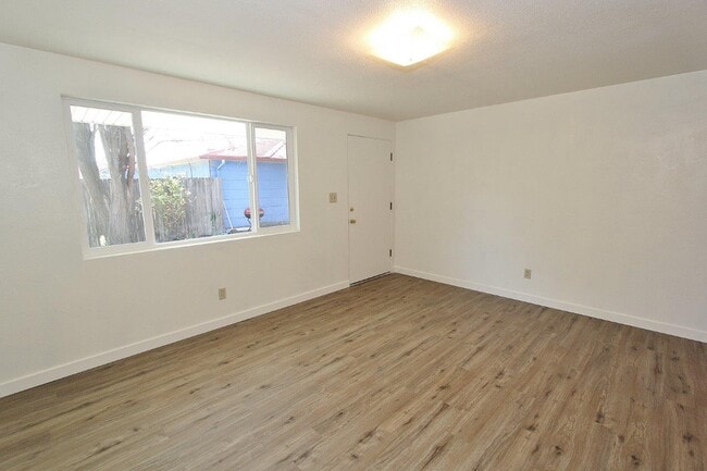 Photo - 1407 Ellis Ave