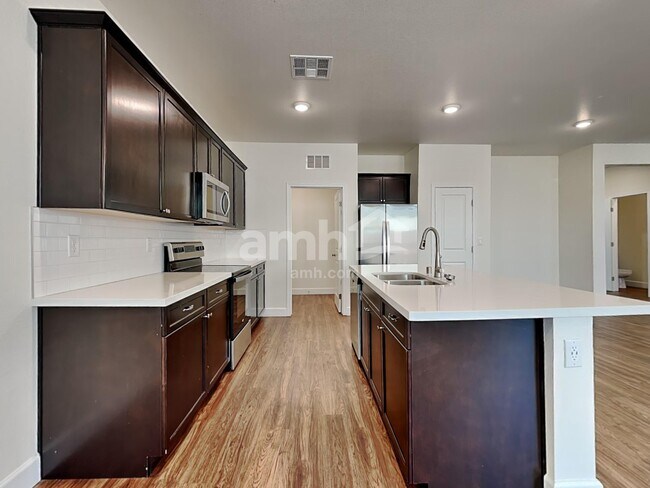 Photo - 6118 Schmidt St