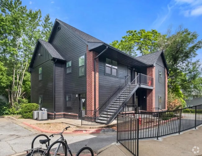Building Photo - 1137 N Leverett Ave Rental