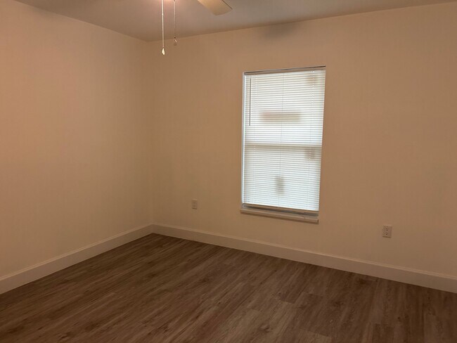 Photo - 414 Miramar Rd