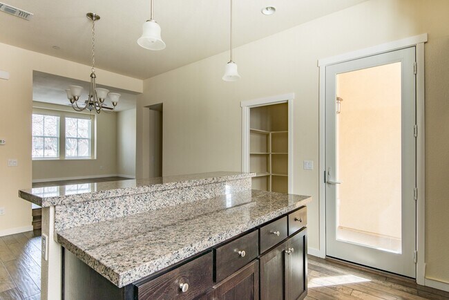 Photo - Walking Distance to Downtown Mountain View, Cal Train and the Amazing Farmers Market