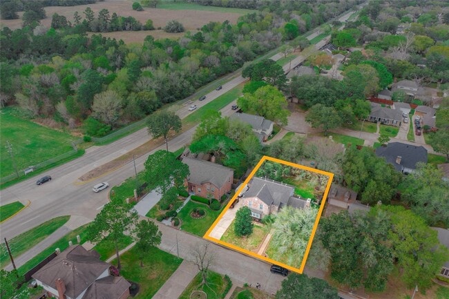 Building Photo - 18310 Spellbrook Dr