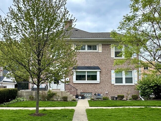 Photo - 2611 W Walnut St Unit 3
