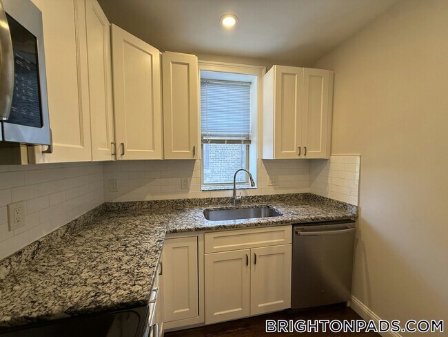 2017 Commonwealth Ave Unit 6