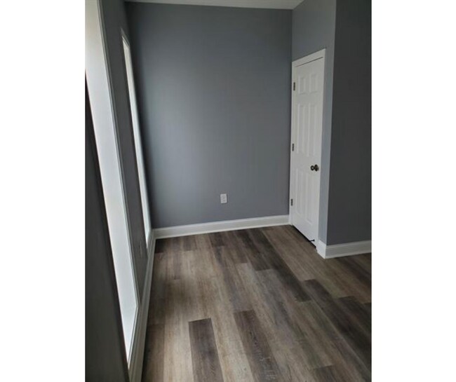 Photo - 2101 McHenry St Unit 6 Available $500 6