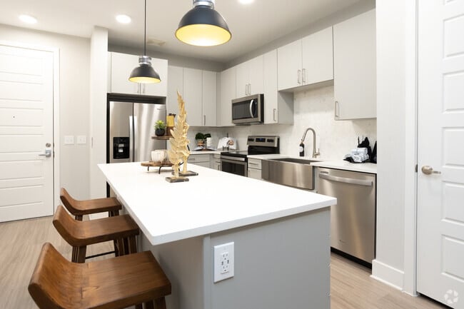 2BR, 2BA - 1086SF
