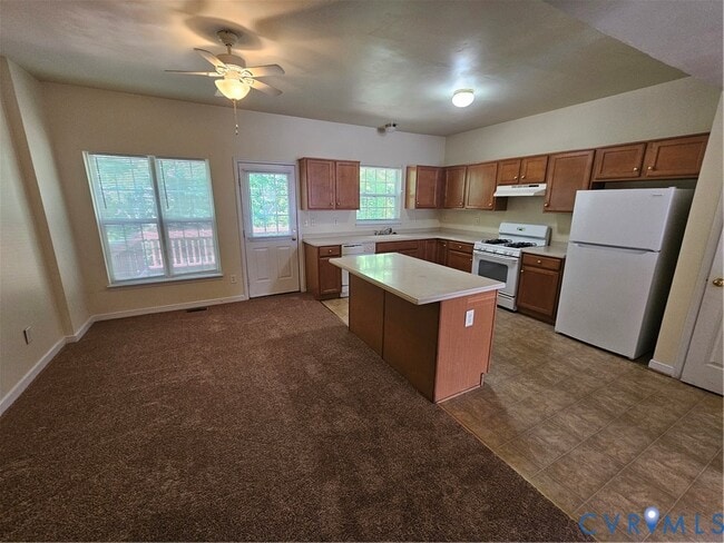 Photo - 8722 Springwater Dr