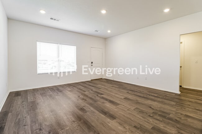 Photo - 108 Jasmine Ct