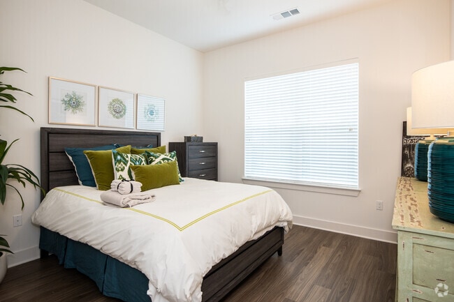 1BR, 1BA, - 767SF