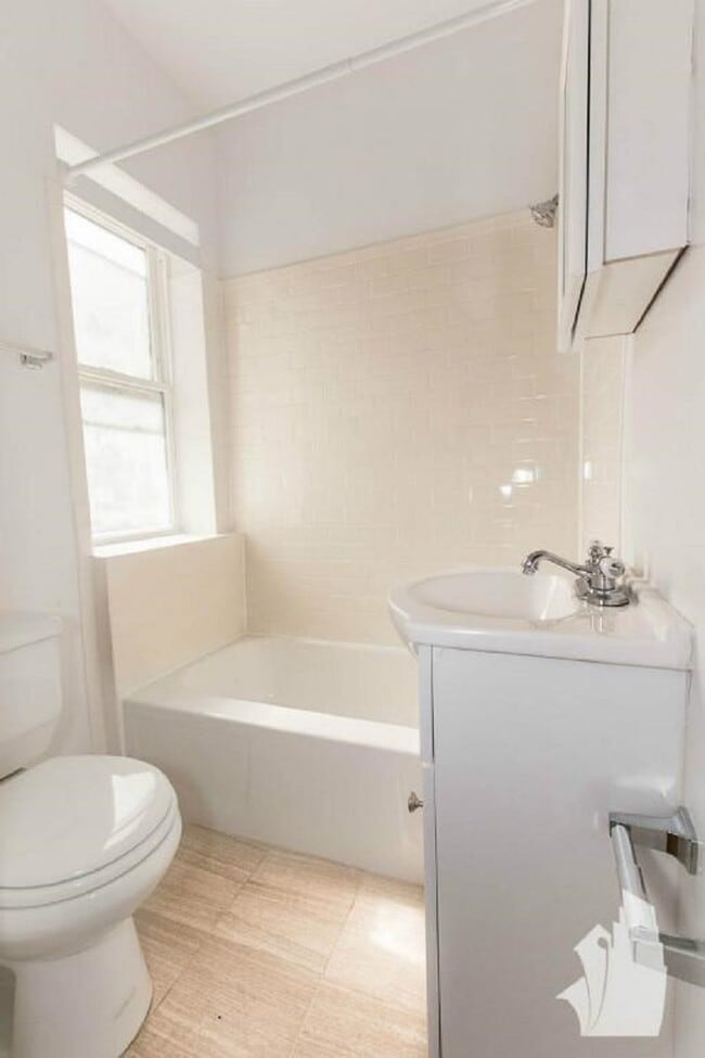 Photo - 2919 W George St Unit # 02