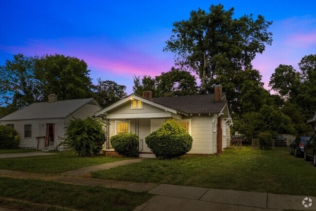 Building Photo - Charming 3 Bedroom, 2 Bathroom house