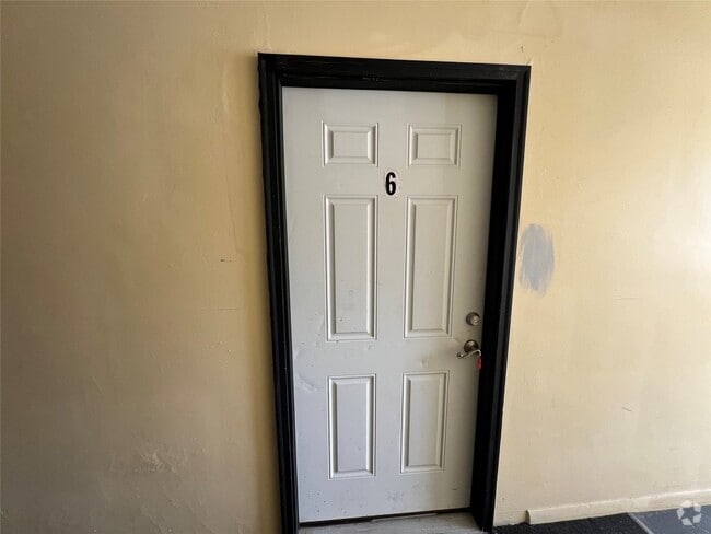 Building Photo - 134 W Main St Unit #6 Rental