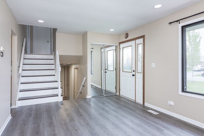 Photo - 3920 Shoreline Dr