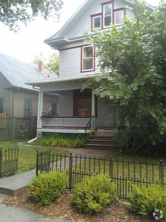 Building Photo - 1742 S 14th St Unit 1742 S 14th St. - 2 Rental