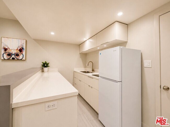 508 Kings Rd Unit 5