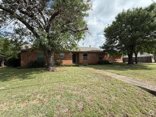 Building Photo - 405 Tyrone Dr Rental