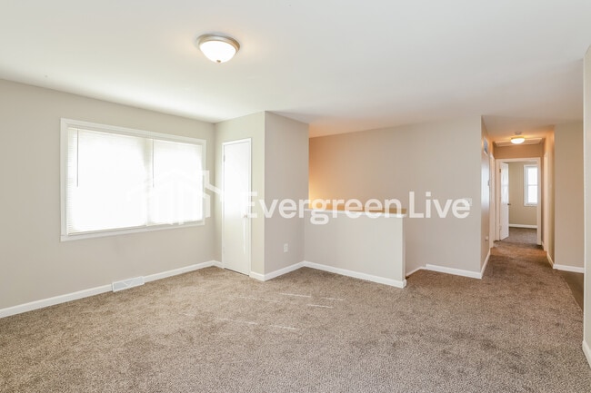 Photo - 4719 NW Fisk Ave