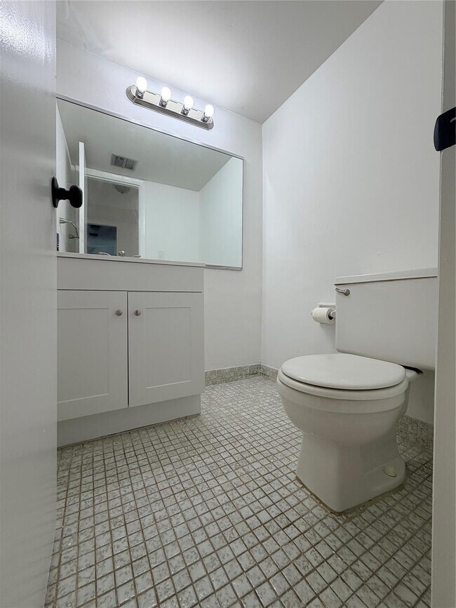 Photo - 3100 N Pine Island Rd Unit 310